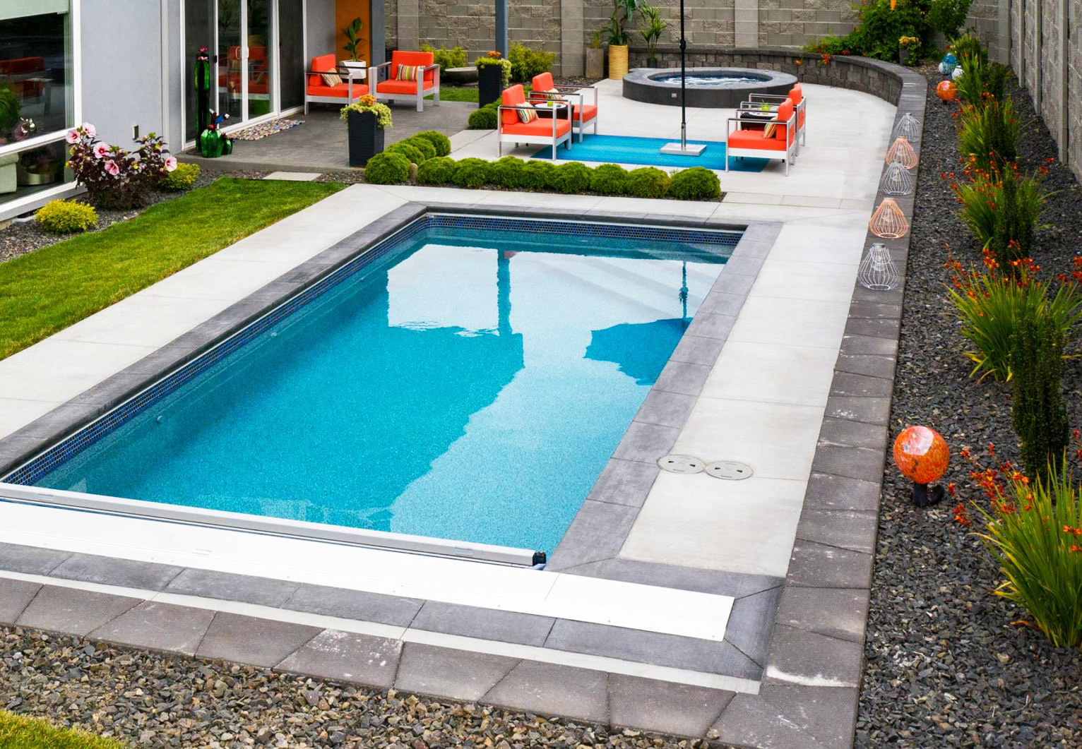 Pricing of fiberglass smiwing pool.